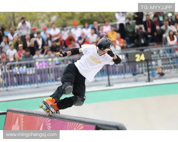 深圳滑板队在滑板精英赛中的战术表现分析与点评 深圳滑板队在滑板精英赛中的战术表现分析与点评