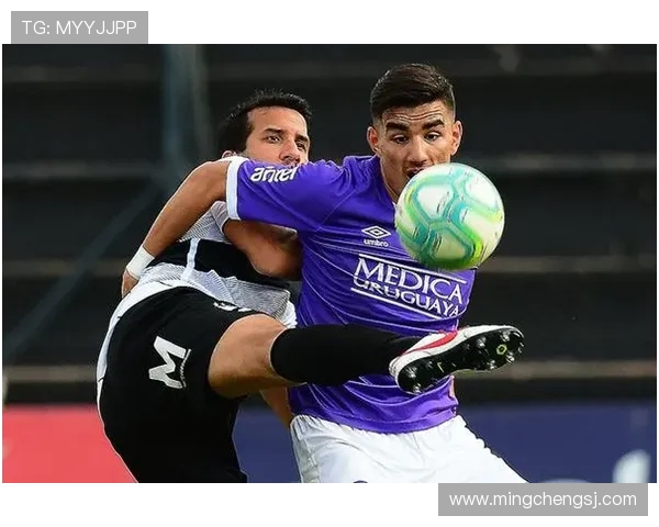 河床与乌拉圭的巅峰对决足球激情碰撞的经典之战 河床与乌拉圭的巅峰对决足球激情碰撞的经典之战