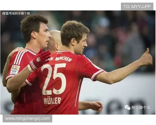 莱万重返德甲对阵拜仁引发球迷愤怒声讨称其背叛与忘恩负义 莱万重返德甲对阵拜仁引发球迷愤怒声讨称其背叛与忘恩负义