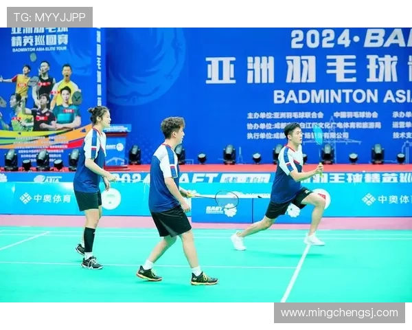 成都羽毛球队技术表现分析与大满贯赛事的精彩对比